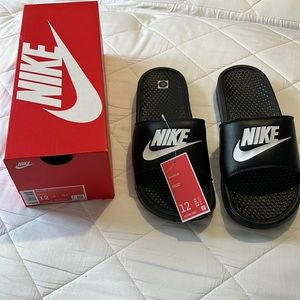 NEW Nike Benassi JDI slides black 12